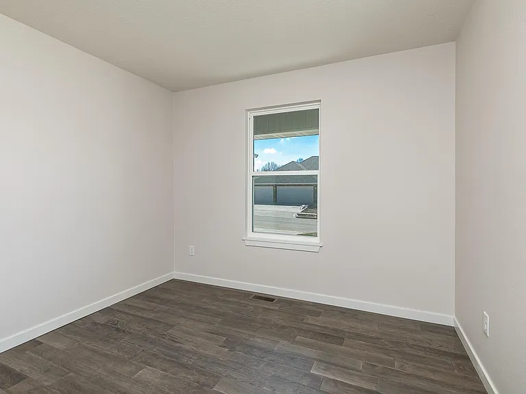 800 E Crew Dr — Photo 20
