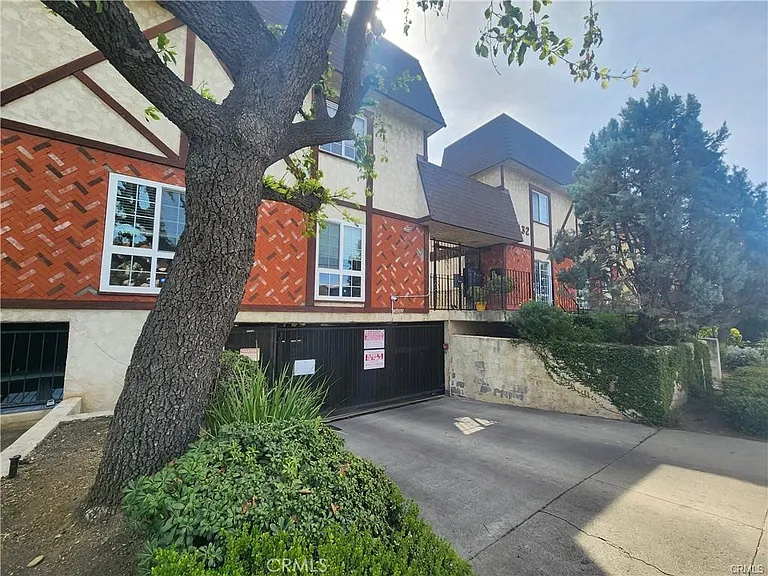 7432 Hazeltine Ave #7 — Photo 6