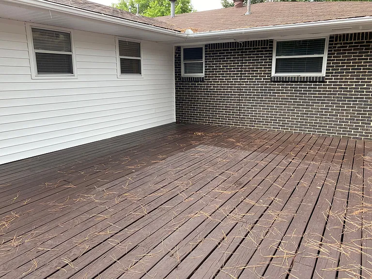 1602 Oakwood Dr — Photo 9