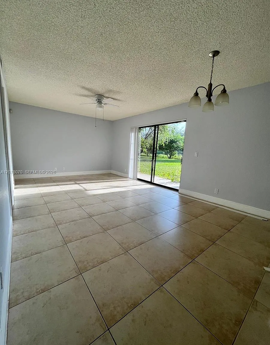 Palm Beach Place Condo — Photo 1