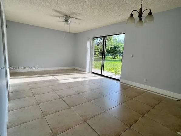 1521 Windorah Way APT A, Royal Palm Beach, FL 33411
