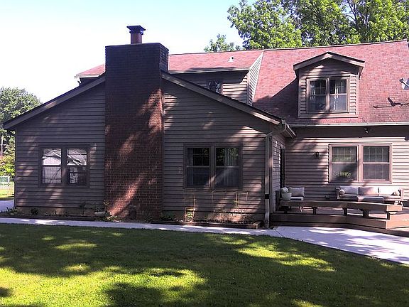 3rd image of 9387 Lawnfield Dr