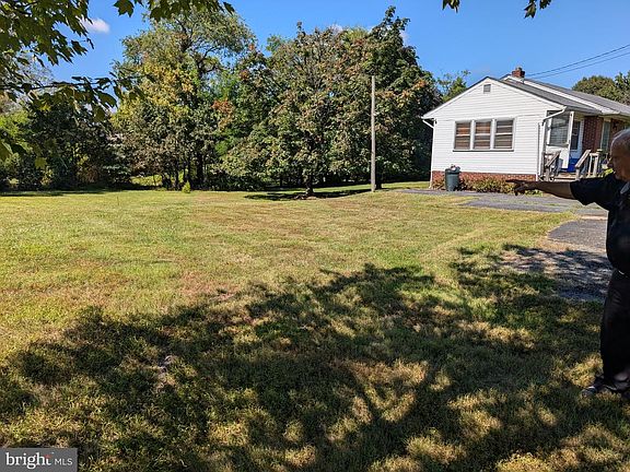 3rd image of 15500 Quince Orchard Rd