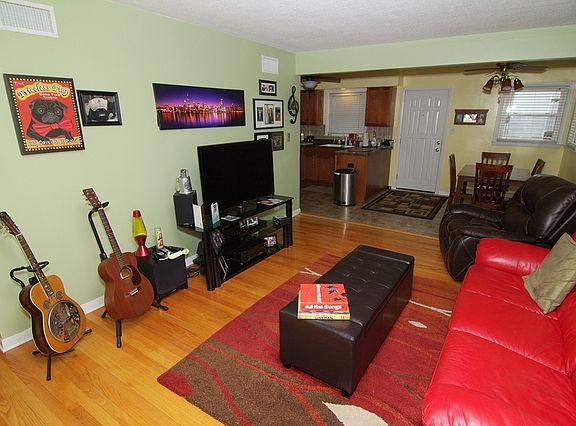 3rd image of 9101 S 54th Ct