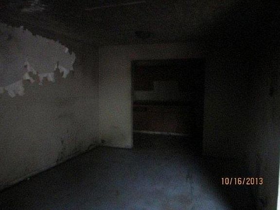 4th image of 4958 Central Dr