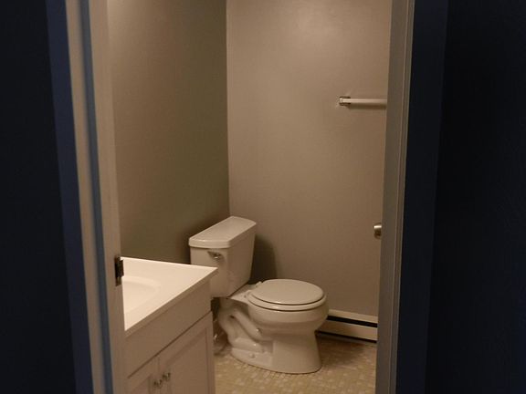 4th image of 500 Campbell Cir #H-8