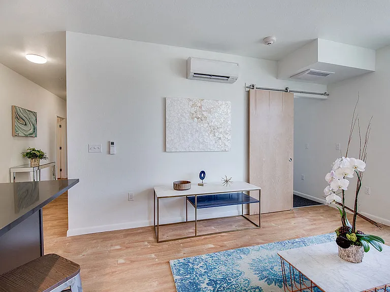 The Watercooler Apartments — Photo 21