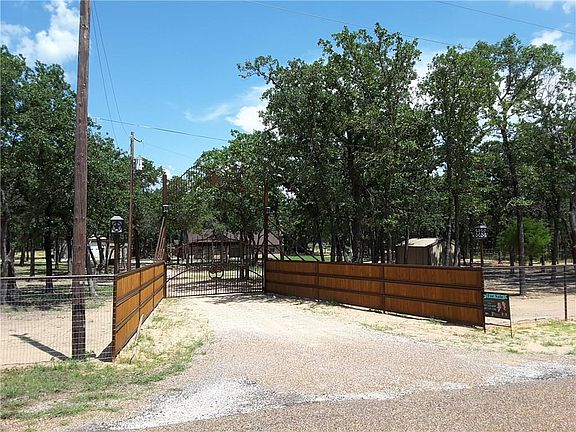 2nd image of 1447 County Road 4781