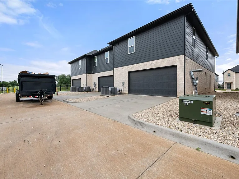 2355 Spring Park Blvd — Photo 38