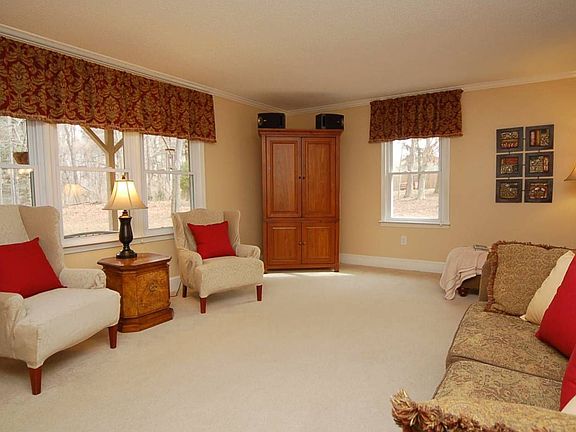 2nd image of 1493 Golden Valley Dr