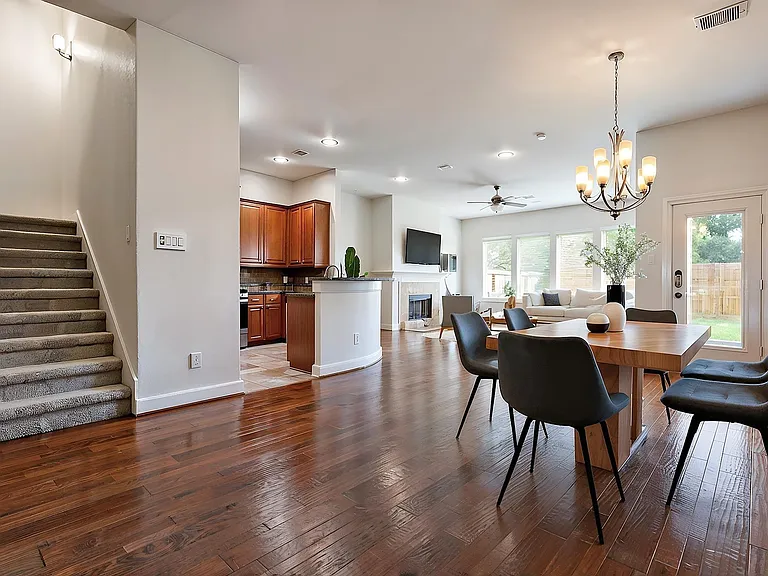 5166 Oasis Park — Photo 4
