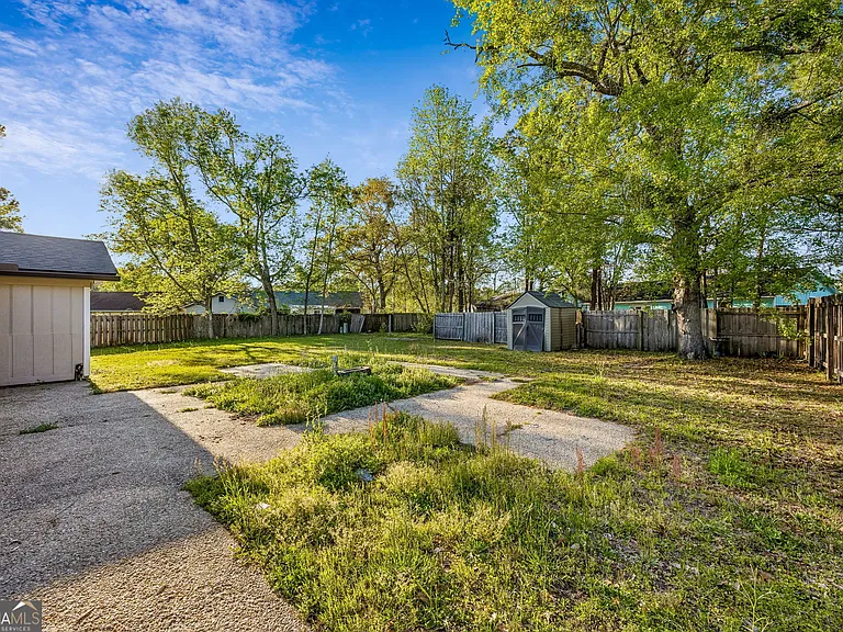 132 Woodvalley Dr — Photo 43
