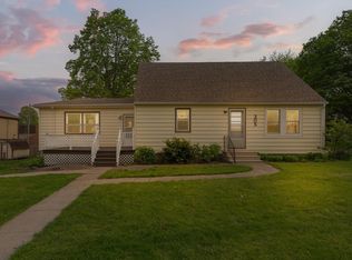 305 7th Ave W, Ellendale, MN 56026