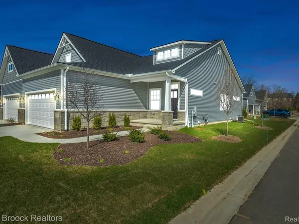 711 Ander Ln, White Lake, MI 48386