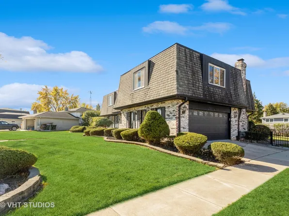 7608 Blackberry Ln, Willowbrook, IL 60527