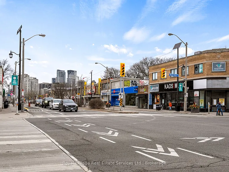 28 Thompson Ave — Photo 47
