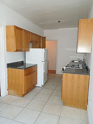 2nd image of 540 Saint Johns Pl APT 2E