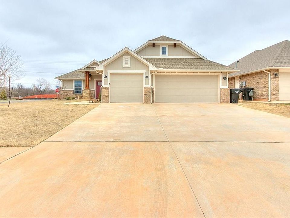 1st image of 2701 SE 20th Cir