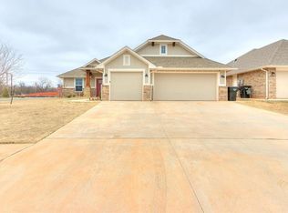 2701 SE 20th Cir, Moore, OK 73160