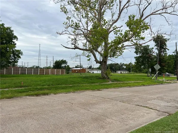 Pryce St, Lake Charles, LA 70601