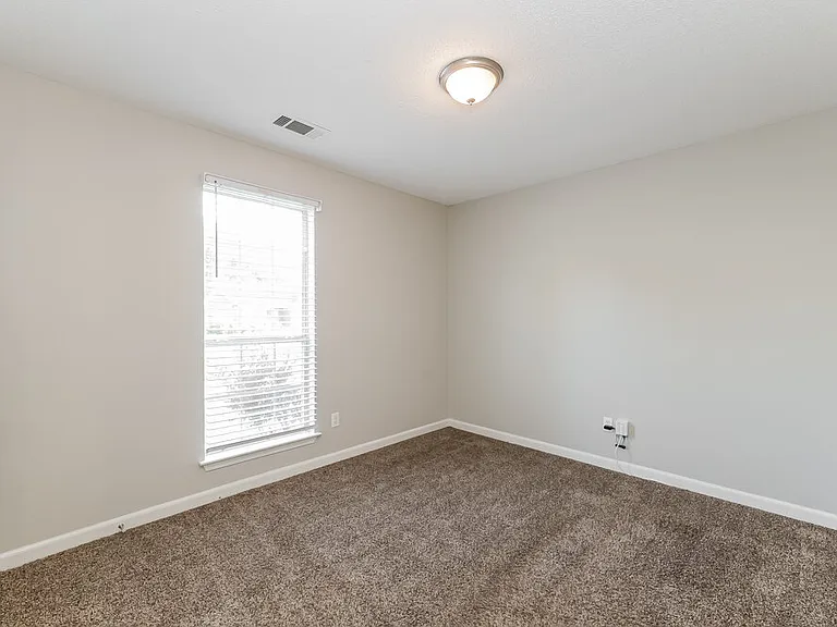 25 Oakridge Cv — Photo 13