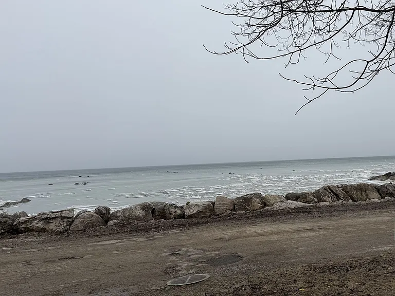35 Lakeside Ave — Photo 4