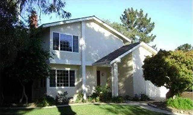 1st image of 905 Fieldwood Ct