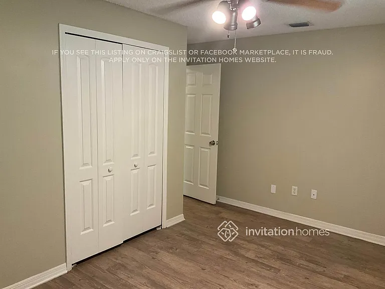 1504 Perez St — Photo 9