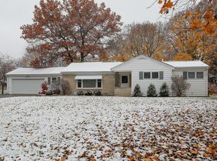 1826 Meadowbrook Ln, Portage, MI 49024