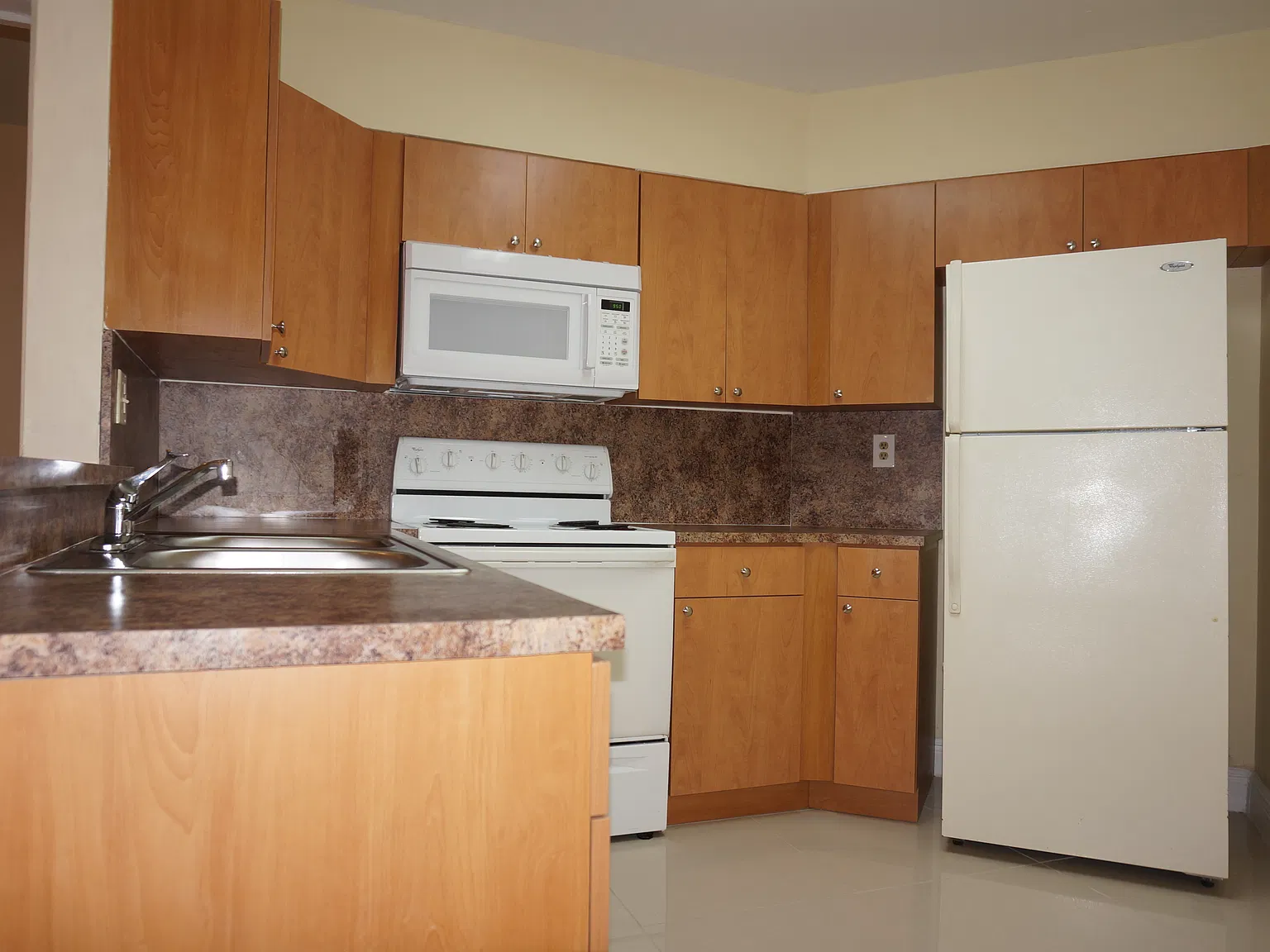2 bed, 1000 sqft, $2,300 — Photo 4