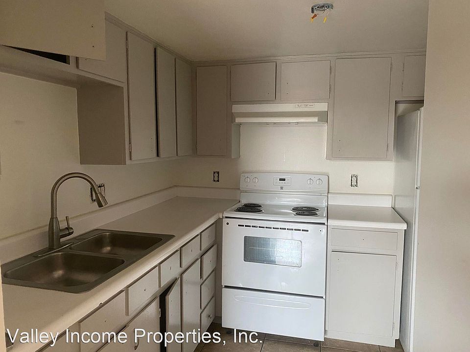 1st image of 2507 W Maryland Ave APT 111