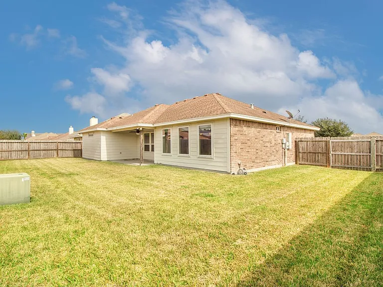 3825 Kangaroo Ct — Photo 29