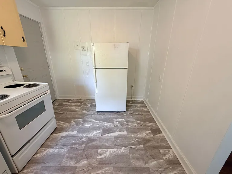 713 Lakeland Ave — Photo 5