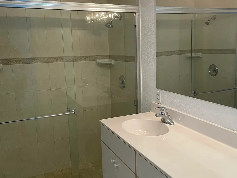435 SW Lakota Ave — Photo 7
