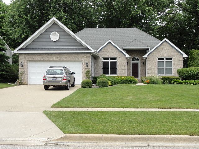 1st image of 693 Wood Creek Dr