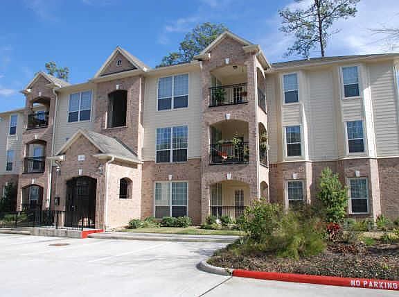 3rd image of 6607 Lake Woodlands Dr APT 324