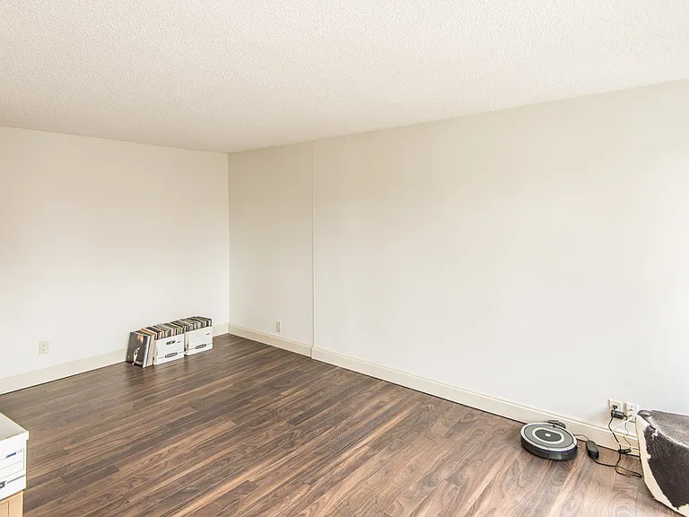 733 14th Ave SW #505 — Photo 7