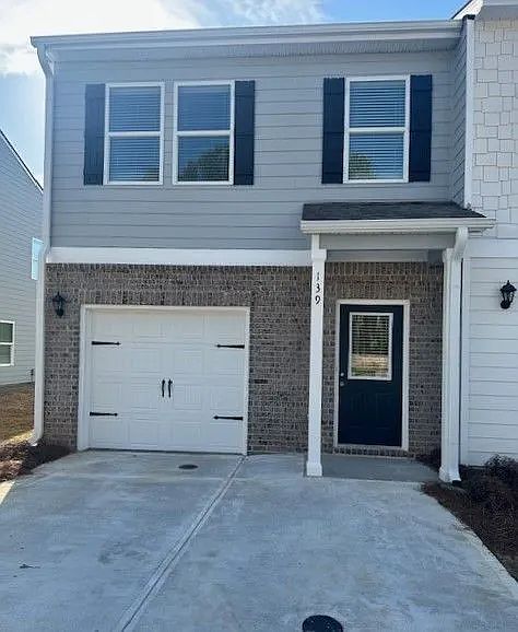 1st image of 139 Village Green Dr NW #139