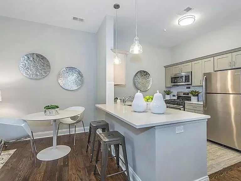 743 Park Ave #301 — Photo 7