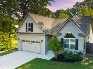 1014 Grays Dr, Chattanooga, TN 37421