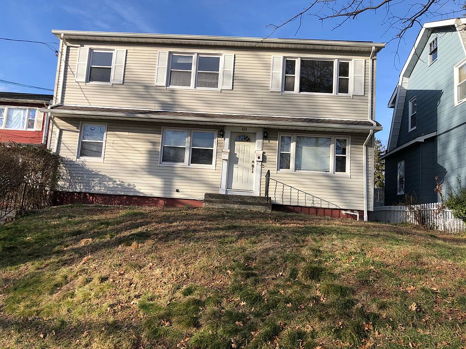 1st image of 424 Broughton Ave