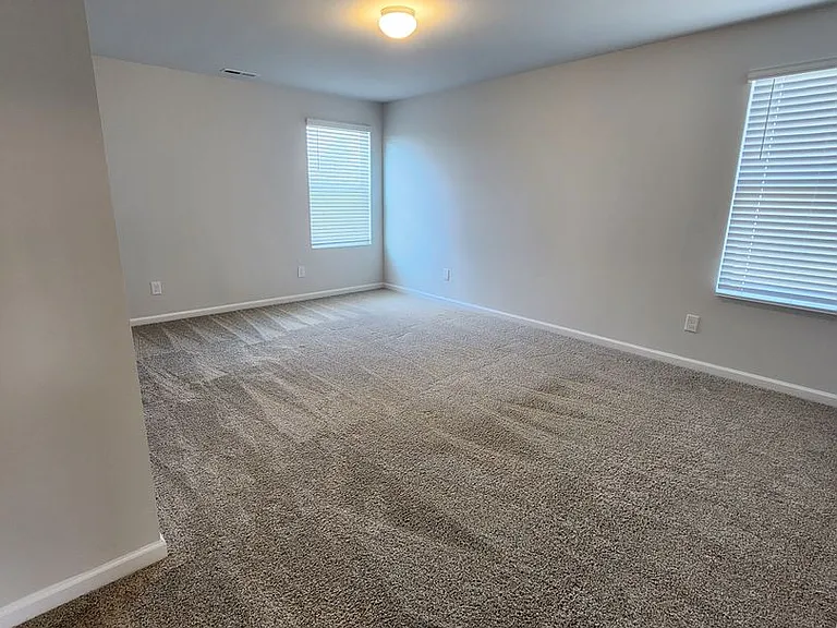 925 Sapphire Stone Ln — Photo 13
