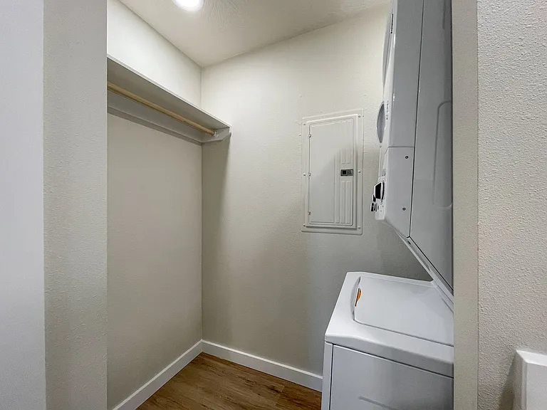 613 W Madison — Photo 26