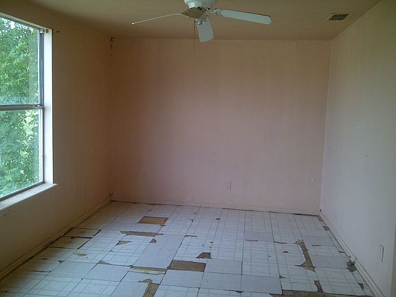 5th image of 300 S Milam St
