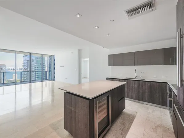 88 SW 7th St, Miami, FL
