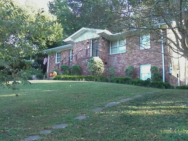 807 Marstevan Dr NE #B — Photo 25