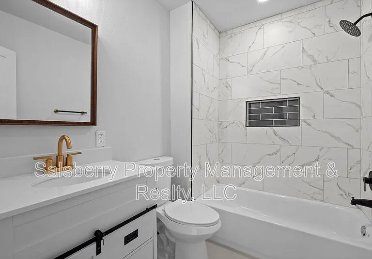 71 Crown Rd — Photo 18