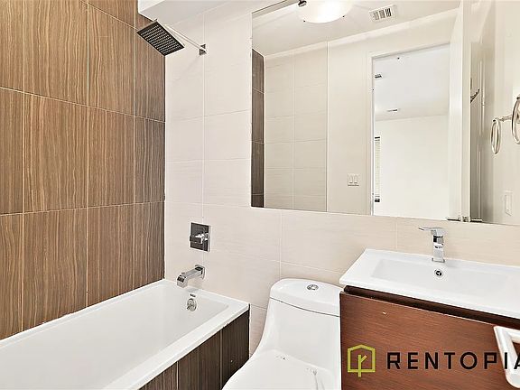5th image of 473 Grand St #3F