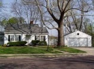 1615 W Circle Rd, Peoria, IL 61604