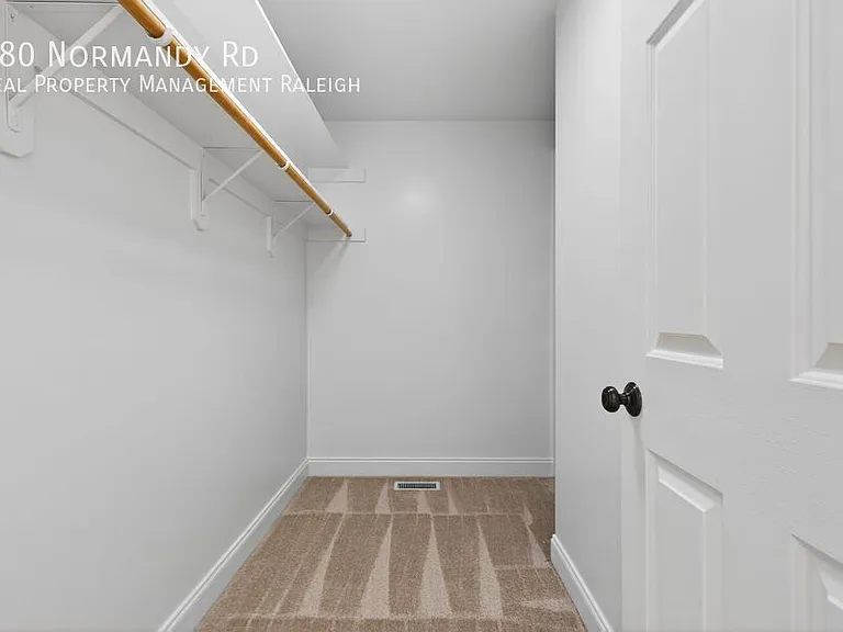 180 Normandy Rd — Photo 60